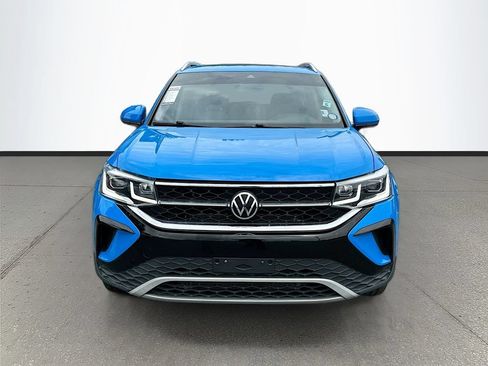 Used 2022 Volkswagen Taos SEL AWD/4WD image 2