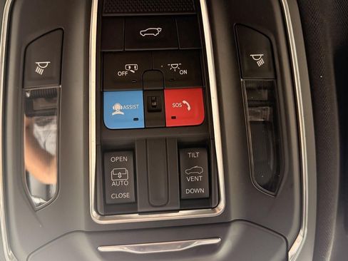 Used 2025 Jeep Grand Cherokee L Altitude RWD image 29