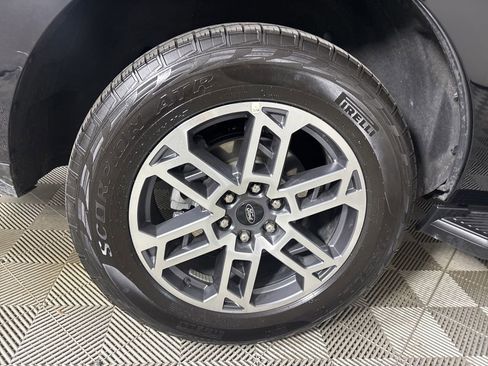 Used 2025 Ford Expedition Active AWD/4WD image 33