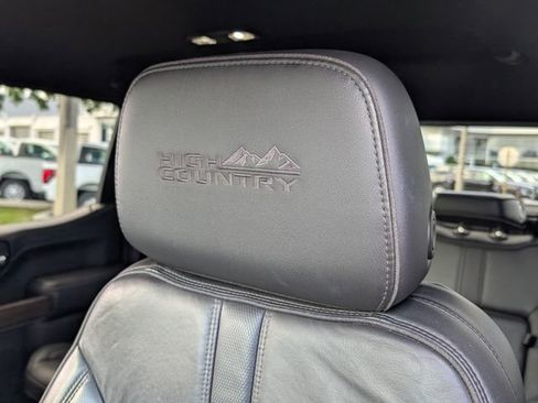 Used 2021 Chevrolet Silverado 1500 High Country w/ Technology Package AWD/4WD image 18