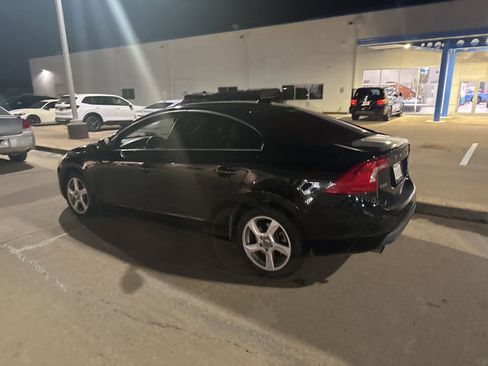 Used 2012 Volvo S60 T5 w/ Climate Pkg image 3