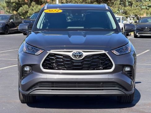 Certified 2024 Toyota Highlander XLE AWD/4WD image 9