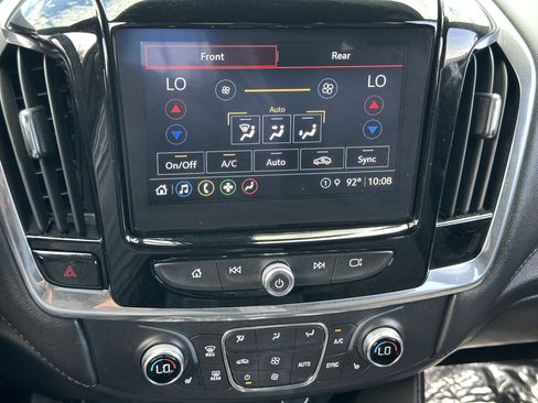 Used 2023 Chevrolet Traverse LT FWD image 27
