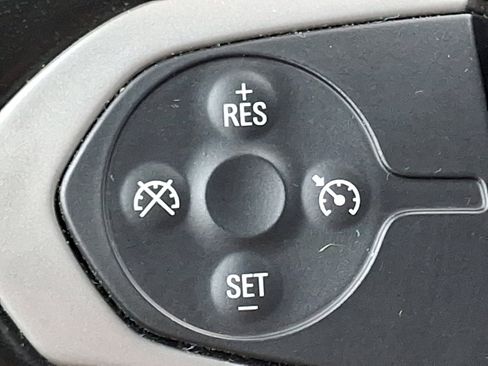 Used 2022 Chevrolet Colorado LT w/ LT Convenience Package image 21