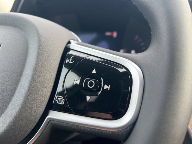 New 2026 Volvo XC60 B5 Plus w/ Protection Package Premier AWD/4WD image 29