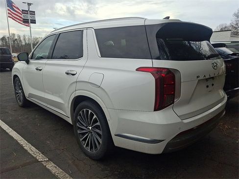 Used 2024 Hyundai Palisade Calligraphy image 10