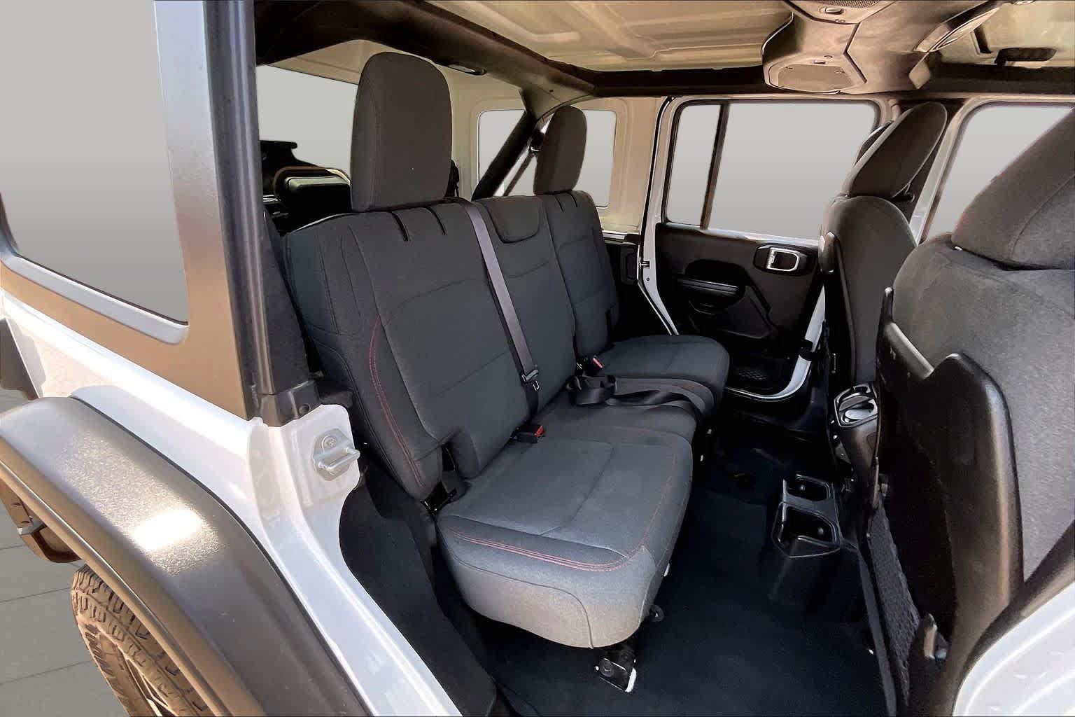 Used 2024 Jeep Wrangler Unlimited Rubicon AWD/4WD image 18