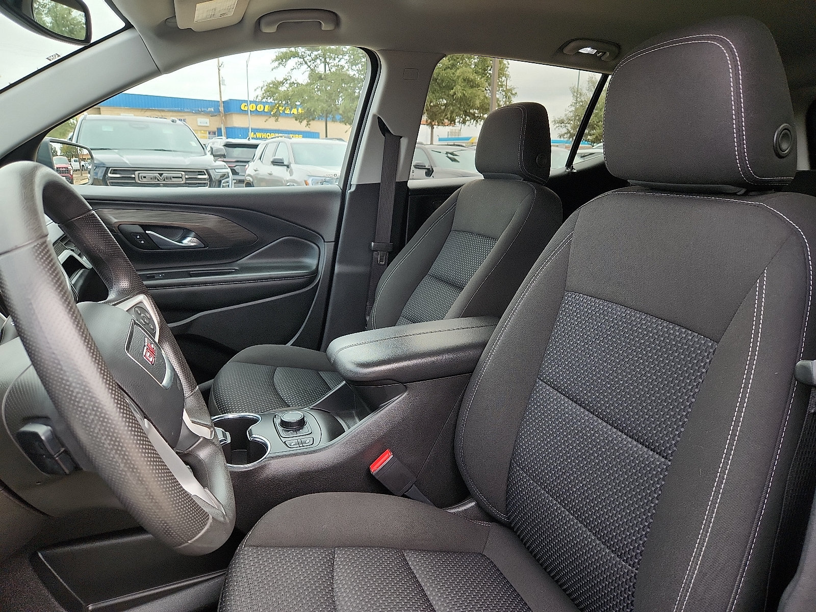 Used 2023 GMC Terrain SLE w/ Driver Convenience Package FWD image 15