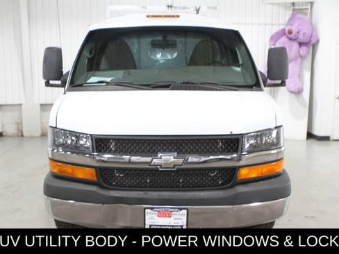 Used 2014 Chevrolet Express 3500 RWD image 2