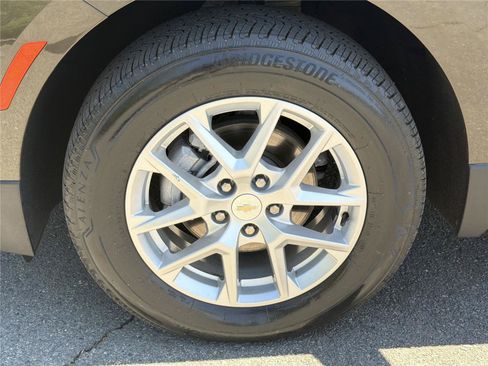 Used 2023 Chevrolet Equinox LT AWD/4WD image 36