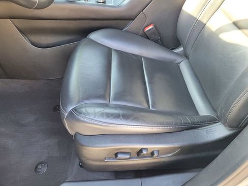 Used 2023 Cadillac XT4 Premium Luxury image 16