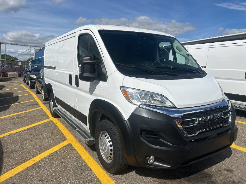 Used 2025 RAM ProMaster 2500 w/ U-Haul Equipment Group FWD image 1
