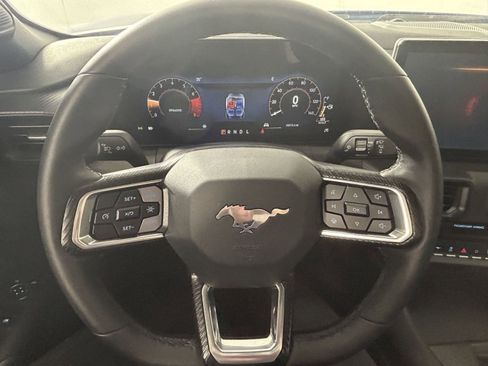 Used 2025 Ford Mustang Coupe image 17