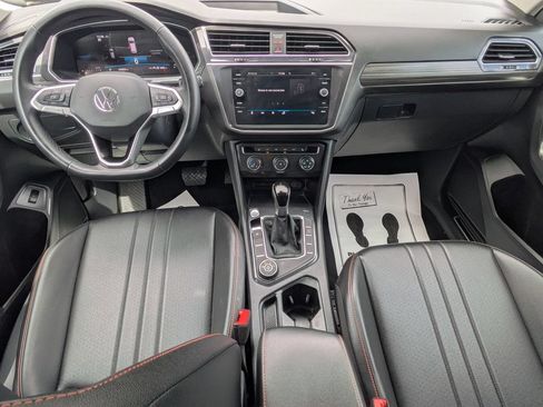 Used 2024 Volkswagen Tiguan SE AWD/4WD image 14