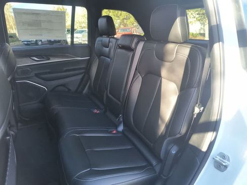 New 2026 Jeep Grand Cherokee Limited w/ Limited Altitude Package AWD/4WD image 23
