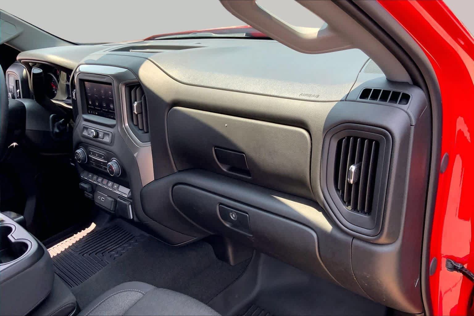 Used 2026 Chevrolet Silverado 1500 Custom RWD image 18
