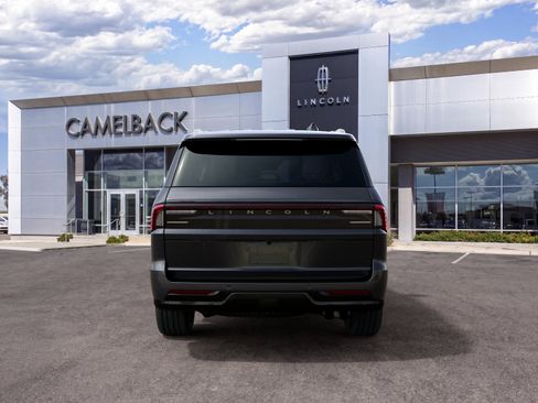 New 2027 Lincoln Navigator Reserve AWD/4WD image 32