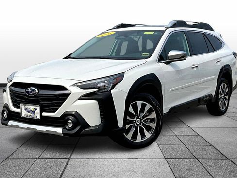 Used 2025 Subaru Outback Touring XT image 12