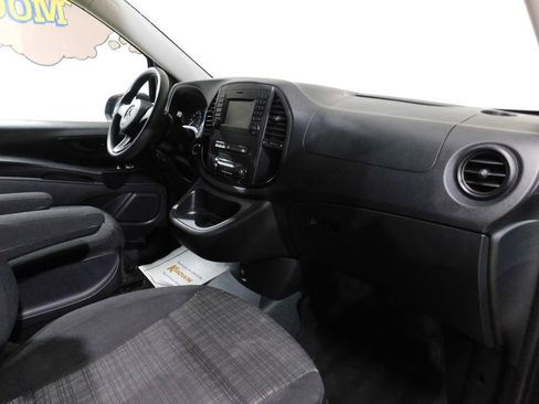 Used 2019 Mercedes-Benz Metris Passenger image 71