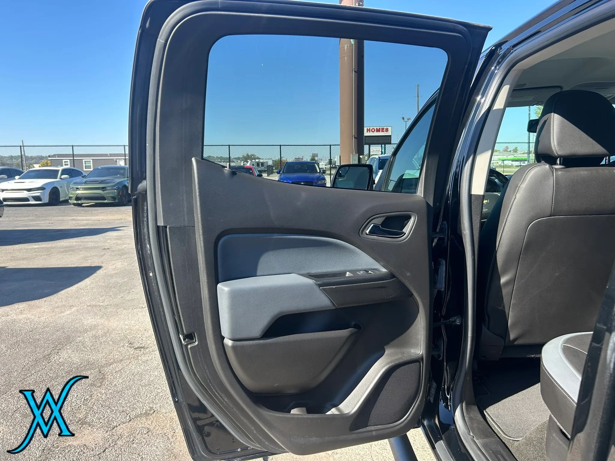 Used 2018 Chevrolet Colorado Z71 AWD/4WD image 14