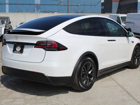 Used 2023 Tesla Model X AWD/4WD image 4