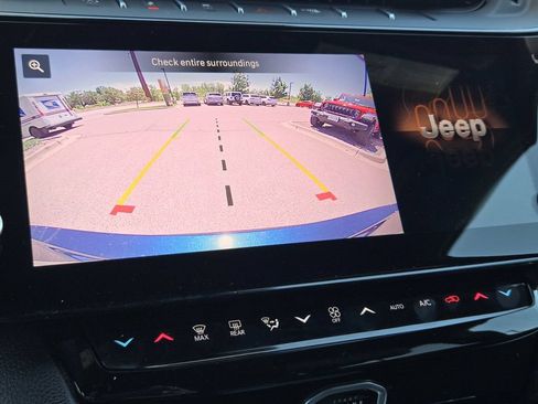 New 2026 Jeep Grand Cherokee L Limited w/ Trailer Tow Package AWD/4WD image 15
