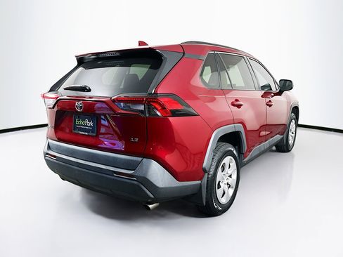 Used 2020 Toyota RAV4 LE image 9