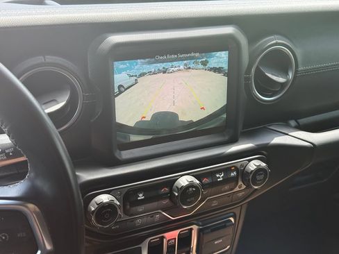 Used 2022 Jeep Wrangler Unlimited Sahara w/ LED Lighting Group AWD/4WD image 14