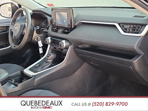 Used 2021 Toyota RAV4 LE AWD/4WD image 24