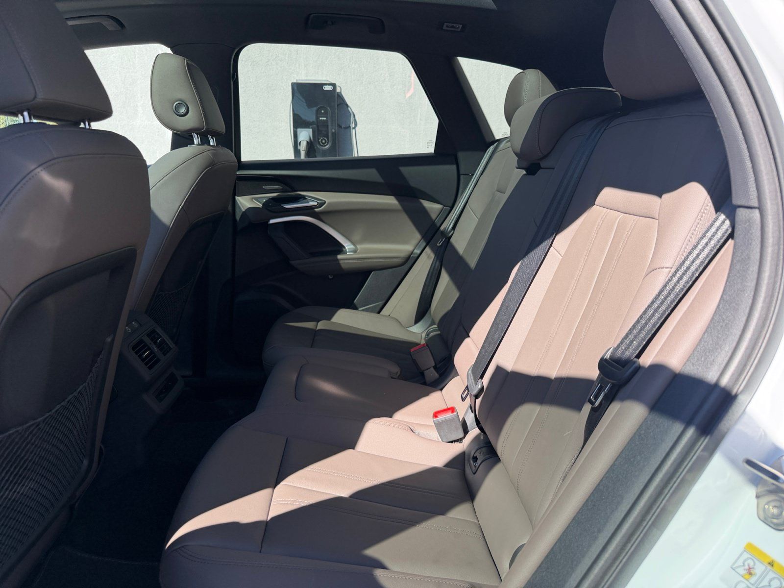 Used 2025 Audi Q5 Premium Plus w/ Premium Plus AWD/4WD image 16