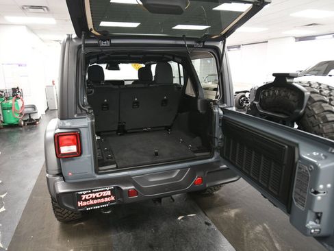 Used 2026 Jeep Wrangler Unlimited Sport AWD/4WD image 22