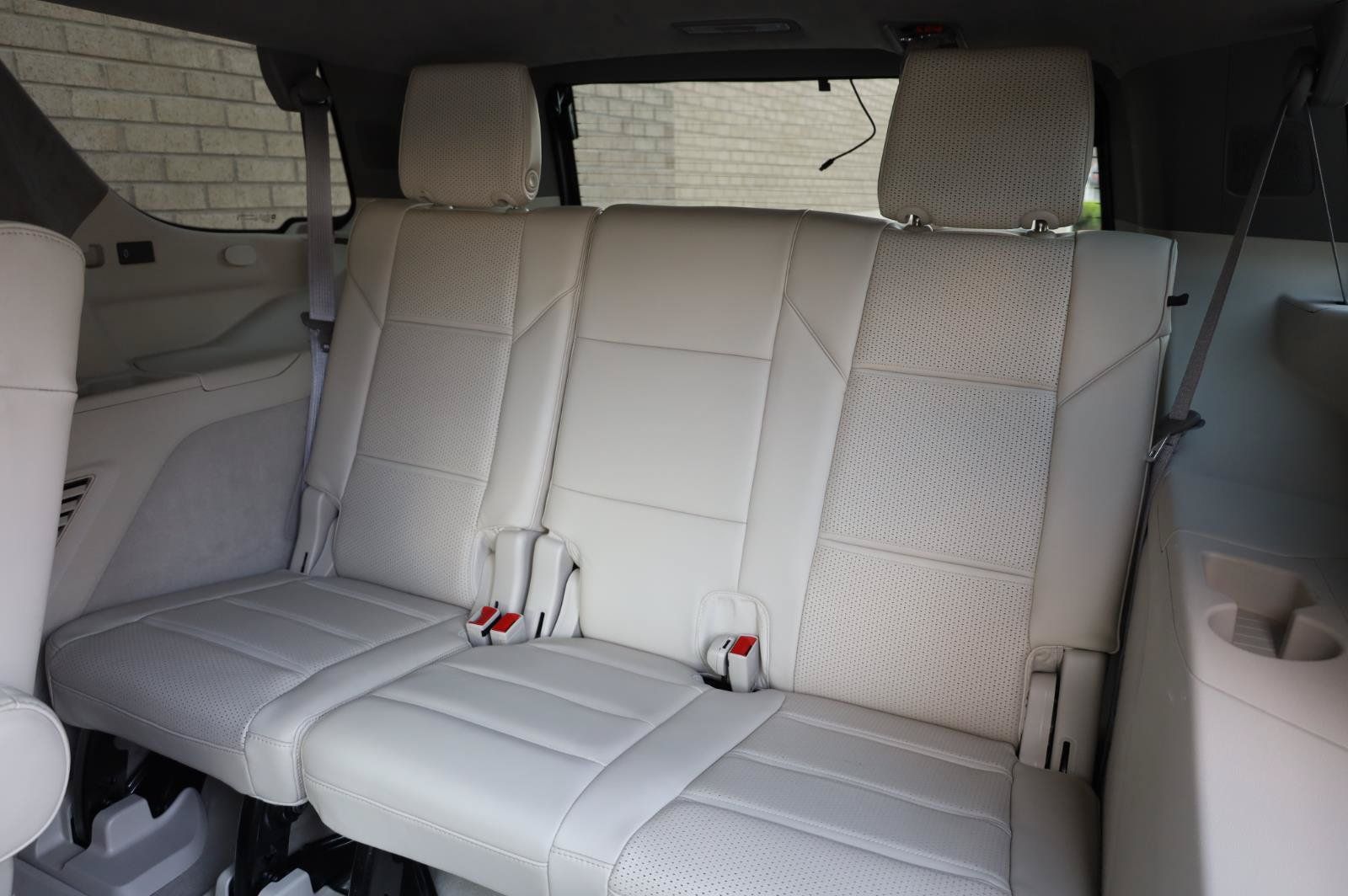 Used 2021 Cadillac Escalade Premium Luxury Platinum w/ LPO, Floor Liner Package AWD/4WD image 27
