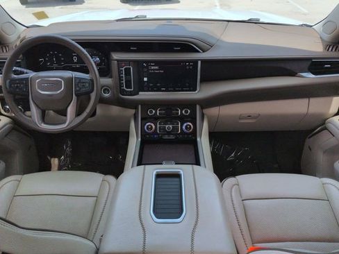 Used 2022 GMC Yukon Denali w/ Denali Ultimate Package RWD image 16