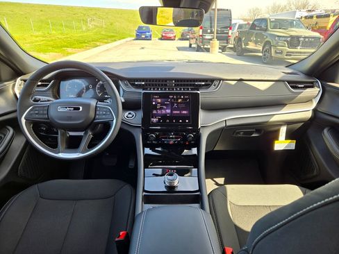 New 2026 Jeep Grand Cherokee L Laredo AWD/4WD image 15