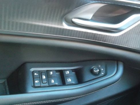 Used 2024 Jeep Grand Cherokee Altitude image 17