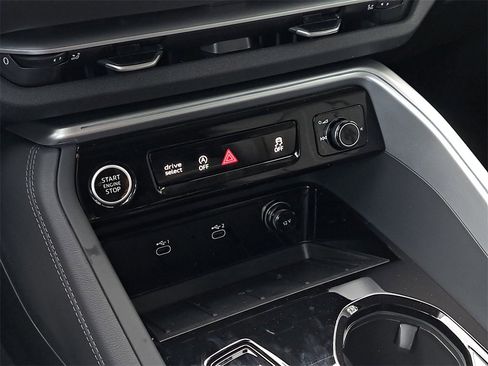 New 2025 Audi Q5 2.0T Premium Plus image 14