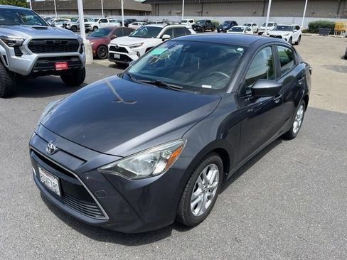 Used 2018 Toyota Yaris iA FWD image 1