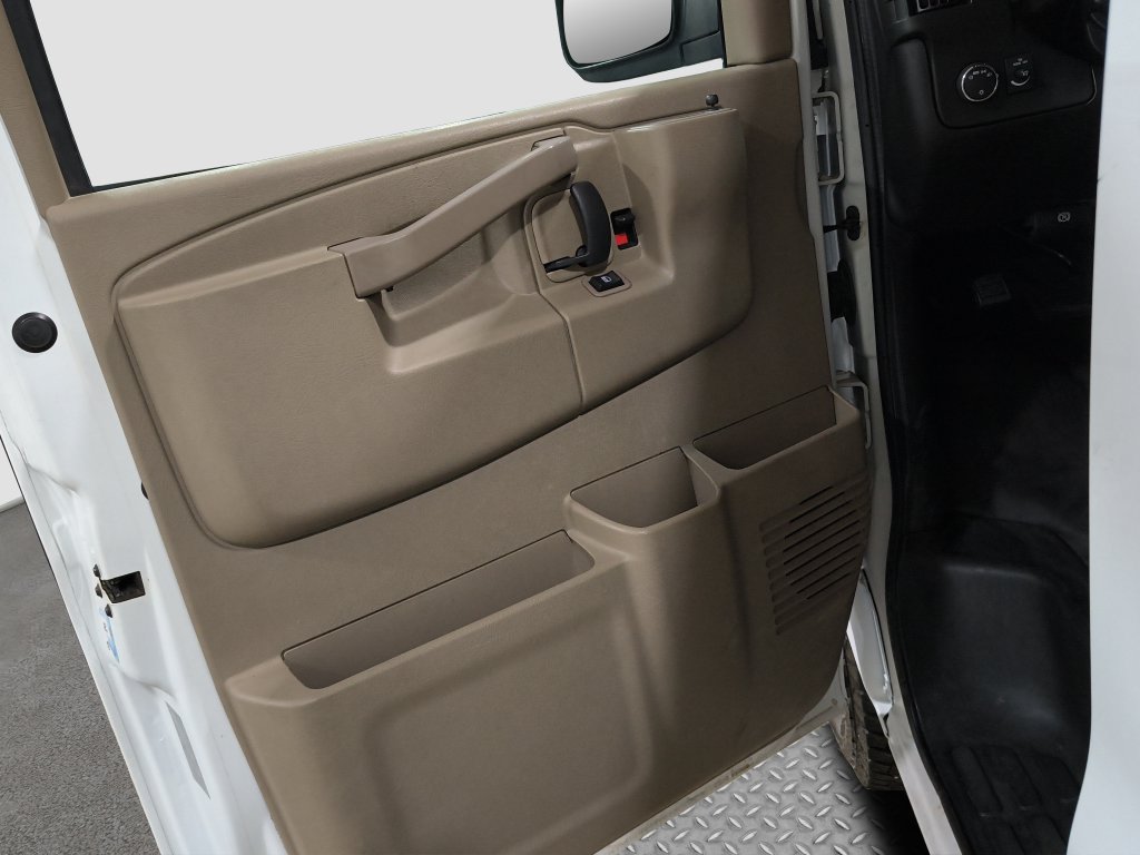 Used 2020 GMC Savana 3500 Extended w/ Driver Convenience Package RWD image 13