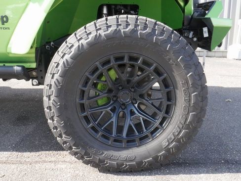 New 2025 Jeep Gladiator Sport w/ Premium Package image 14