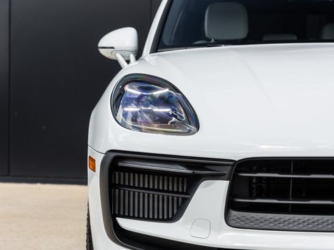 Certified 2026 Porsche Macan S AWD/4WD image 21