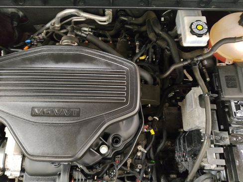 Used 2019 GMC Acadia SLT w/ Black Edition image 30