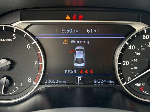 Used 2025 Nissan Altima 2.5 SV FWD image 40