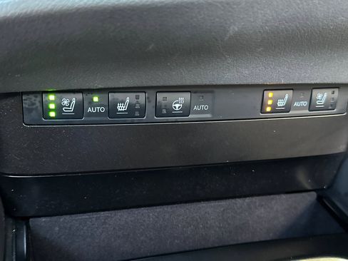 Used 2024 Lexus ES 350 w/ Premium Package image 19