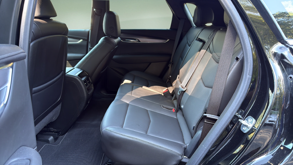 Certified 2025 Cadillac XT5 Luxury FWD image 22