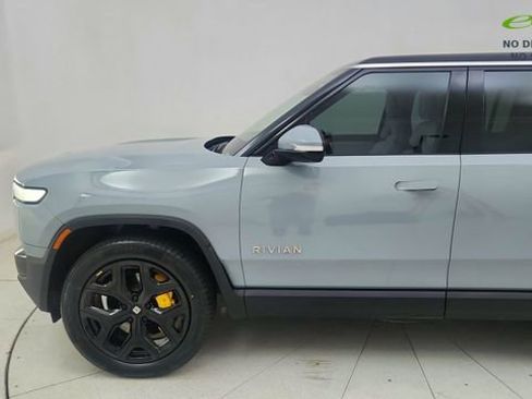 Used 2024 Rivian R1S Adventure AWD/4WD image 4