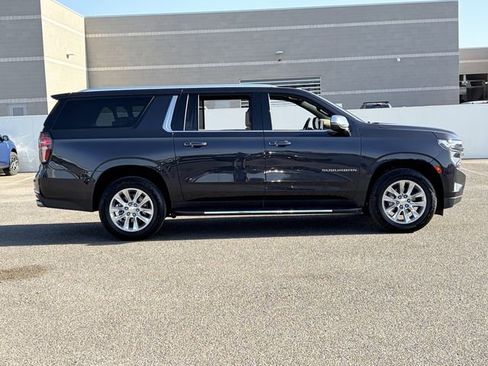 Used 2024 Chevrolet Suburban Premier RWD image 27