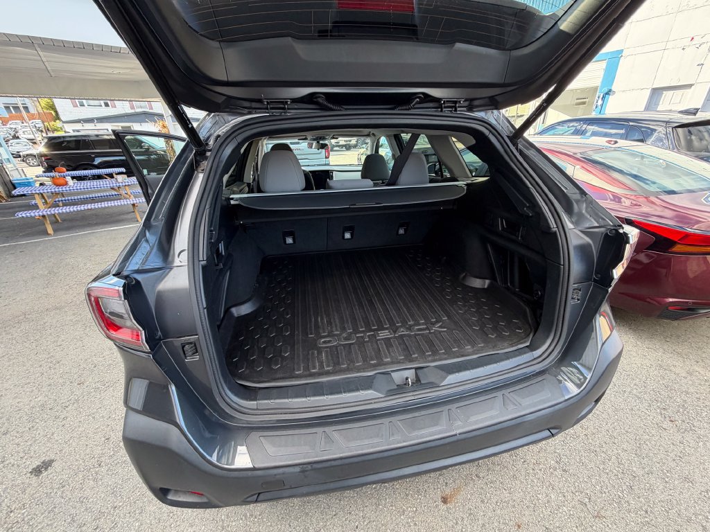 Used 2023 Subaru Outback Premium AWD/4WD image 11