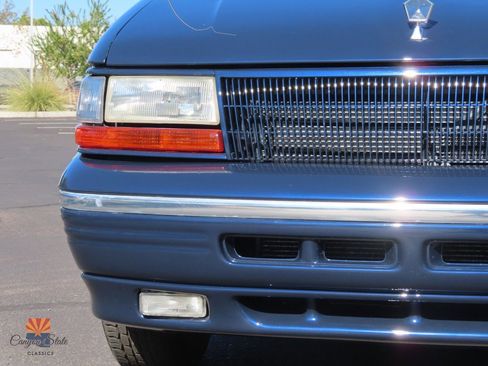 Used 1995 Chrysler Town & Country 4dr Wagon FWD image 39