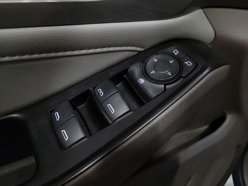 Used 2020 Chevrolet Traverse LT AWD/4WD image 27