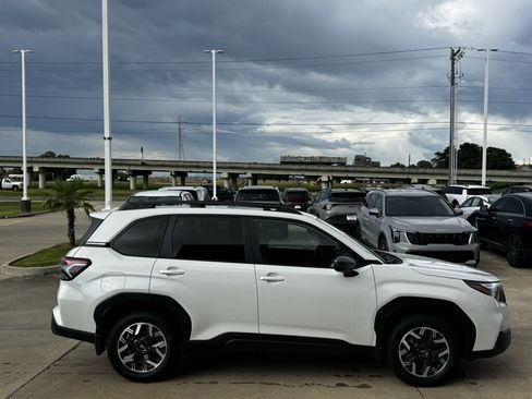Used 2026 Subaru Forester Premium AWD/4WD image 12
